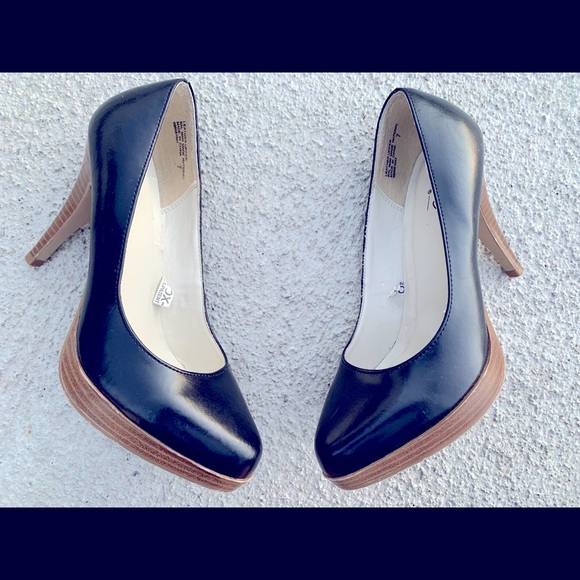 High Heel Pumps - Picture 4 of 8